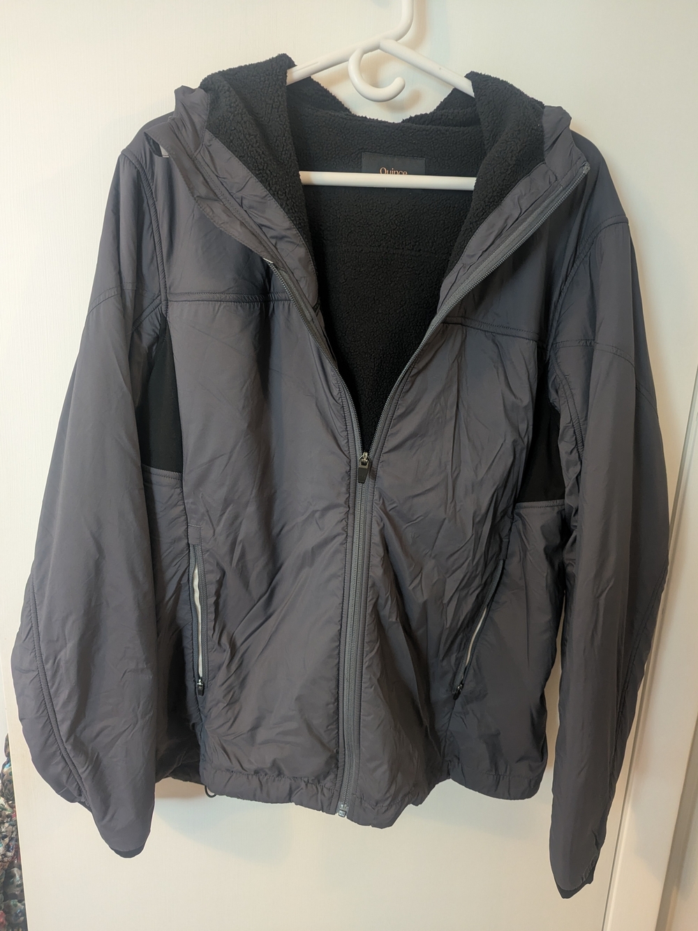 Quince Men's Black Hooded Insulated Jacket EUC